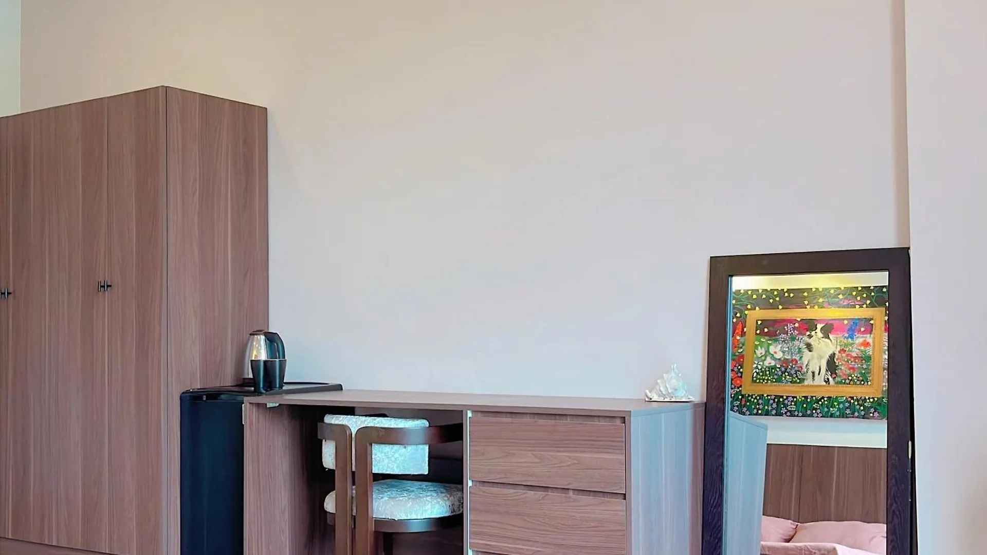 Reverie Home Da Nang 0*,  Vietnam